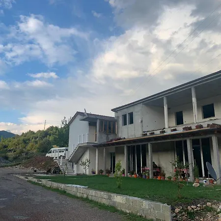 Lugina E Komanit Hotel Koman