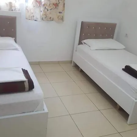 Lugina E Komanit *