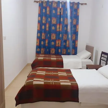 Lugina E Komanit מלון Koman